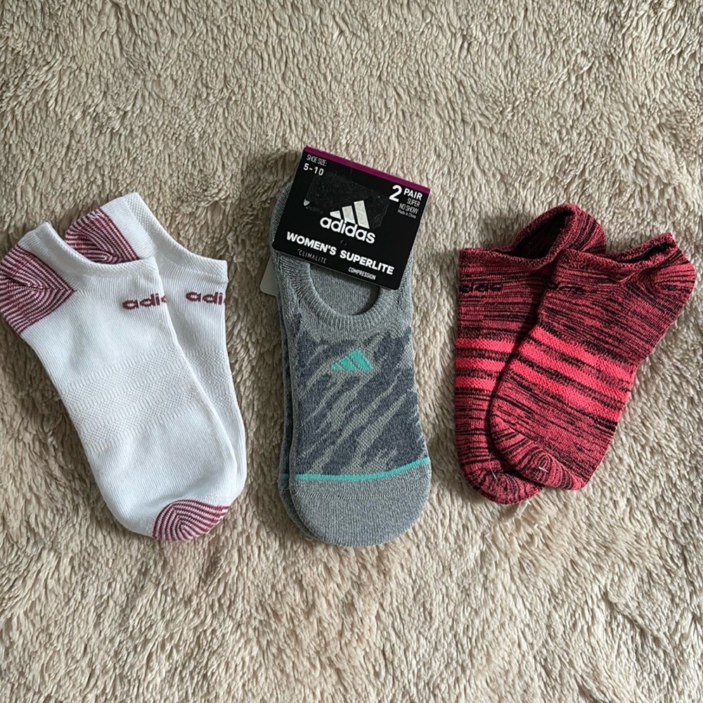 NWT Adidas 2 Women's Superlite Compression No-Show Socks Gray, Orange & White.